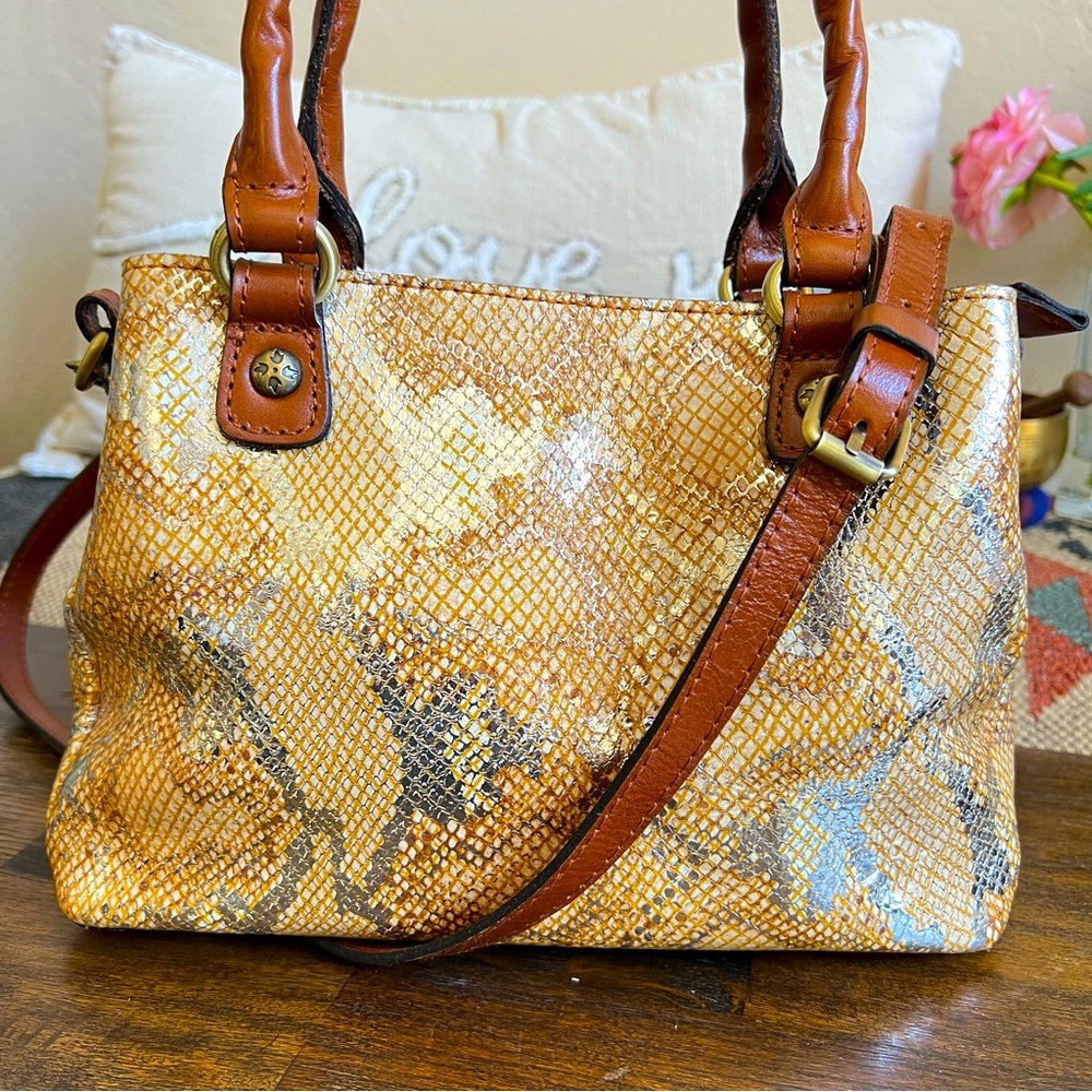 Patricia Nash ‘Norcia’ Metallic Python Print Cracked Leather Satchel Crossbody - Picture 3 of 15